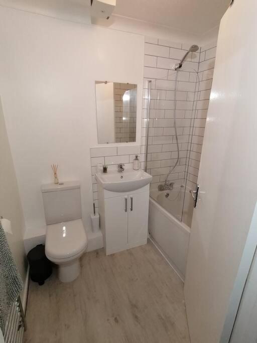 Entire Cosy Bungalow Close To Beach ヒーチャム エクステリア 写真